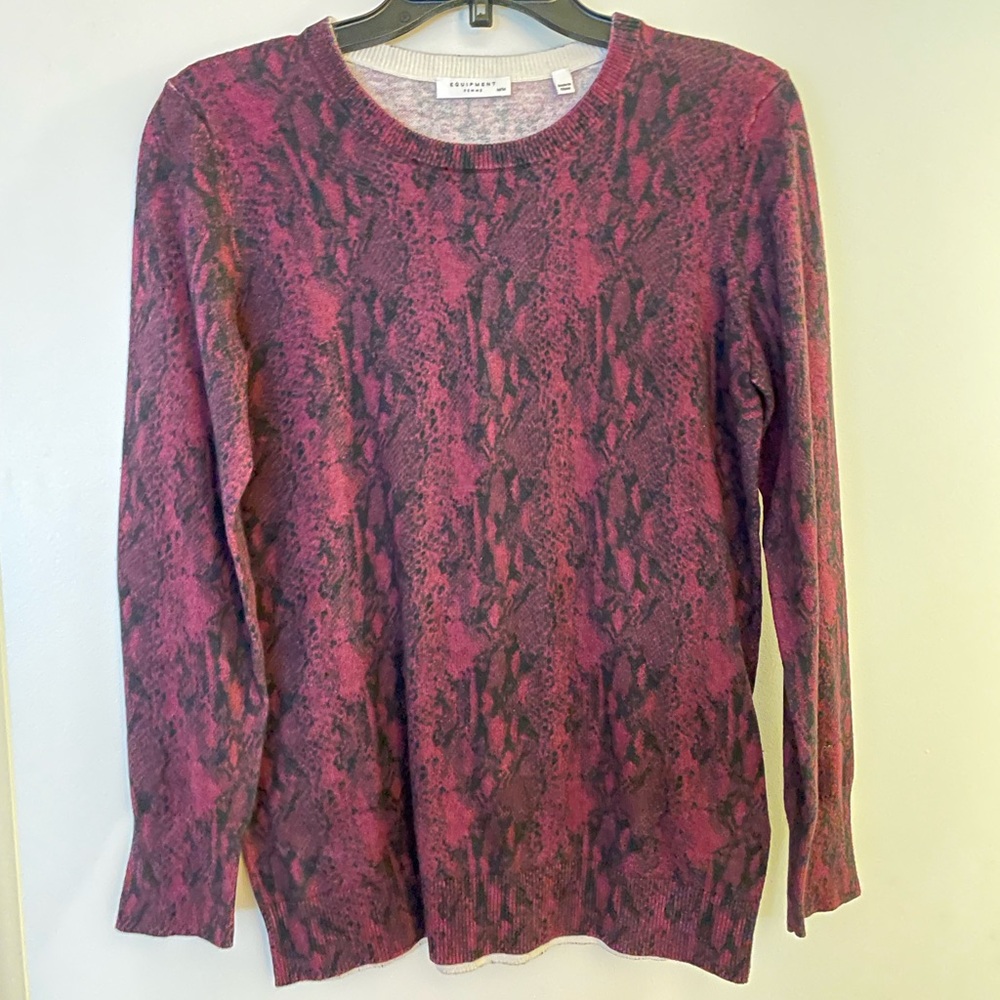 Equipment snakeskin print burgundy sweater - Sz medium